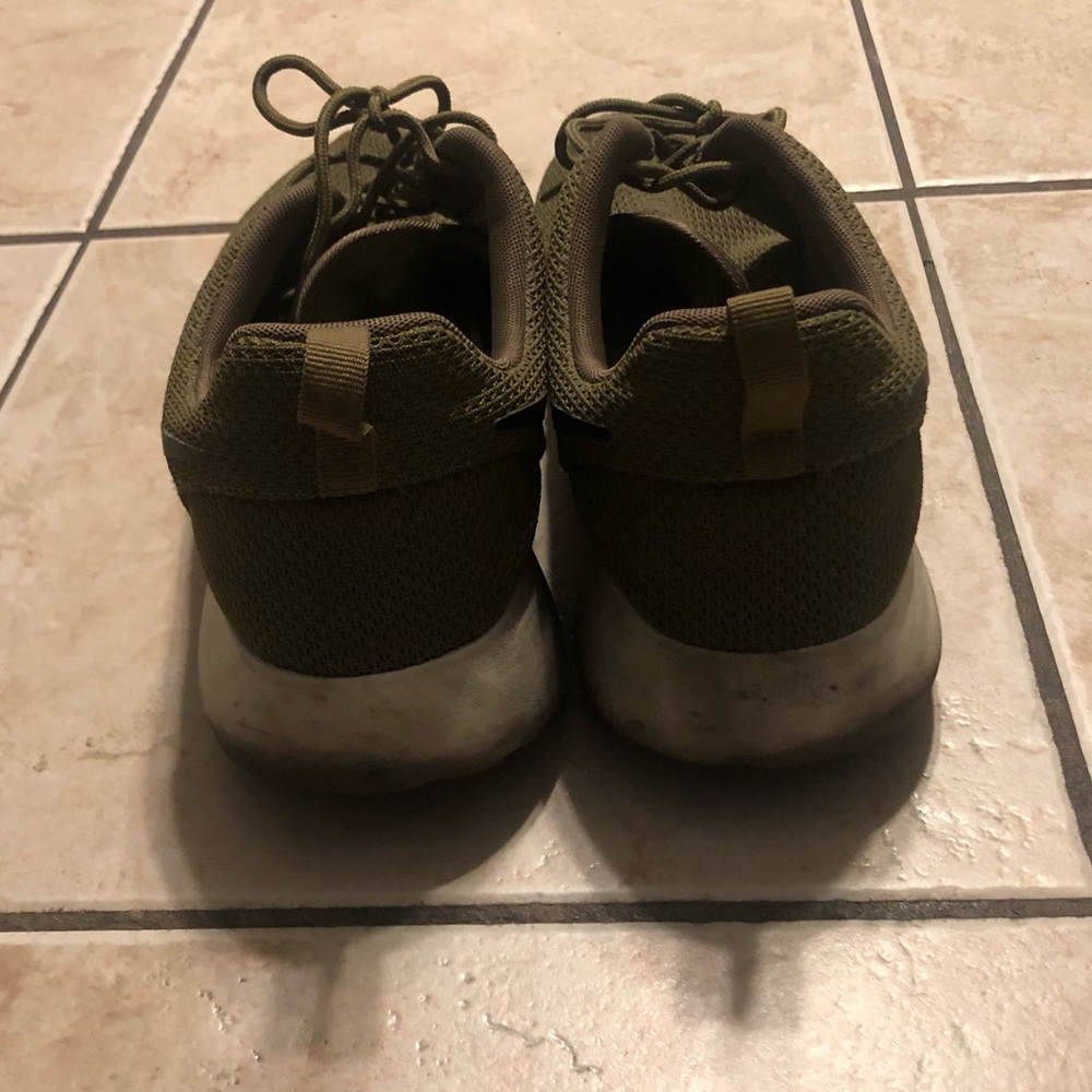 Nike Roche - Picture 4 of 4